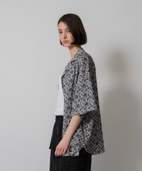 D.TT.K(ディティーティーケー)の「【ユニセックスアイテム】ORIGINAL PRINT SHIRTS ビッグシルエット オリジナル総柄 開襟シャツ オーバーサイズ(シャツ/ブラウス・メンズ・ブラック×ブルー/ホワイト×ブラック/グリーン×ピンク/ブラック・SMALL/LARGE/MEDIUM)」の18枚目の写真