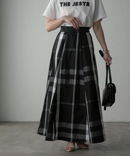 Anss.me（アンスミー）の「【Anss.me】チェックタフタボリュームマキシスカート（スカート・レディース・ブラック/ホワイト/ネイビー・FREE）」の11枚目の写真