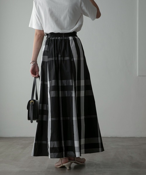 Anss.me（アンスミー）の「【Anss.me】チェックタフタボリュームマキシスカート（スカート・レディース・ブラック/ホワイト/ネイビー・FREE）」の13枚目の写真