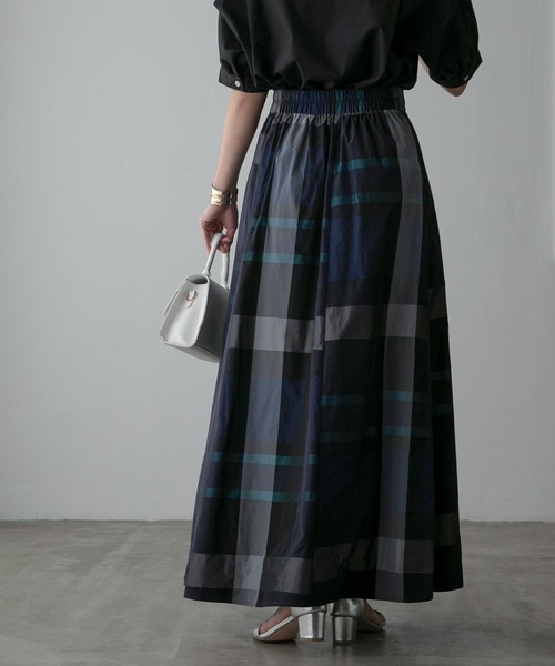 Anss.me（アンスミー）の「【Anss.me】チェックタフタボリュームマキシスカート（スカート・レディース・ブラック/ホワイト/ネイビー・FREE）」の20枚目の写真