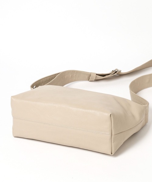 新品　ショルダーバッグ　アイボリー　白　ベージュ AND CHOUETTE スマホショルダーバッグ アイボリーベージュ - メルカリ