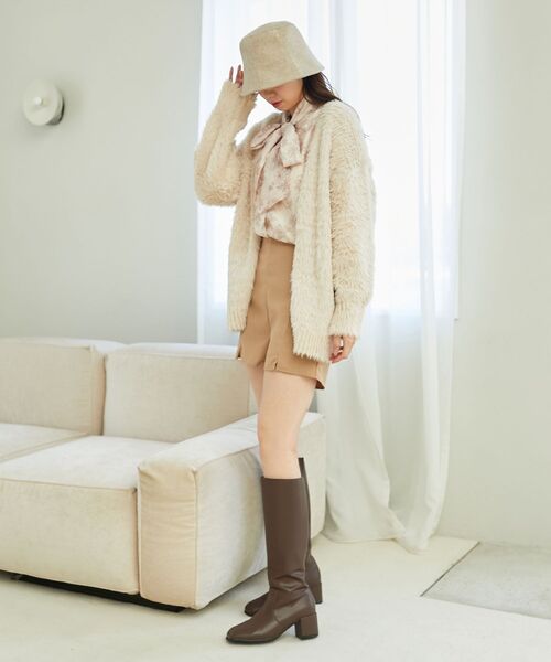 MAJESTIC LEGON（マジェスティックレゴン）の「ミニスリットショートパンツ（その他パンツ・レディース・ブラック/ブルー系その他4/ベージュ/キャメル・MEDIUM）」の7枚目の写真