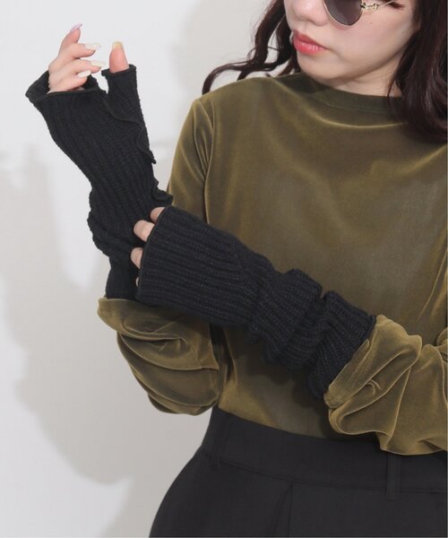 RAY CASSIN(レイカズン)の「メローニットアームウォーマー(アームカバー・レディース・ブラック/ピンク/キナリ・FREE)」の4枚目の写真