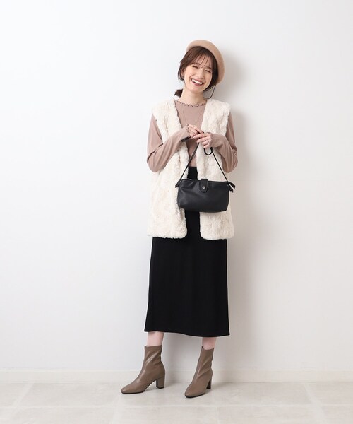 SHOO・LA・RUE（シューラルー）の「◆3層ポケットミニショルダーバッグ（ショルダーバッグ・レディース・ベージュ系4/ブラック/レッド系1・00）」の18枚目の写真