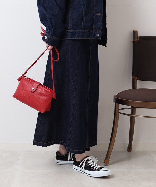 SHOO・LA・RUE（シューラルー）の「◆3層ポケットミニショルダーバッグ（ショルダーバッグ・レディース・ベージュ系4/ブラック/レッド系1・00）」の21枚目の写真