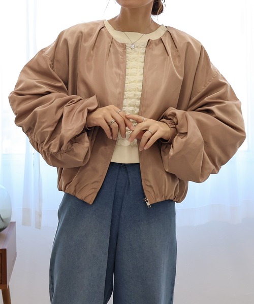 Social GIRL（ソーシャルガール）の「ギャザースリーブノーカラーブルゾン（ノーカラージャケット・レディース・アイボリー/ベージュ/カーキ/ブラック・L/M）」の5枚目の写真