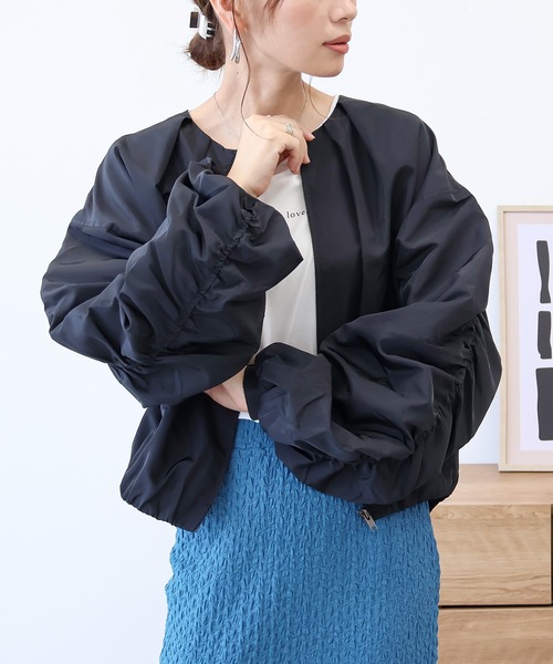 Social GIRL（ソーシャルガール）の「ギャザースリーブノーカラーブルゾン（ノーカラージャケット・レディース・アイボリー/ベージュ/カーキ/ブラック・L/M）」の14枚目の写真