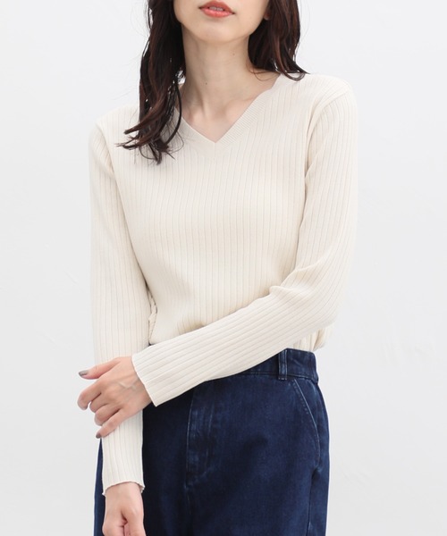 Honeys(ハニーズ)の「ヒアルロン酸Vネックニット(ニット/セーター・レディース・レッド系その他/モカ/イエロー/ブルー/ブラック/アイボリー/杢グレー・M/S/L)」の9枚目の写真