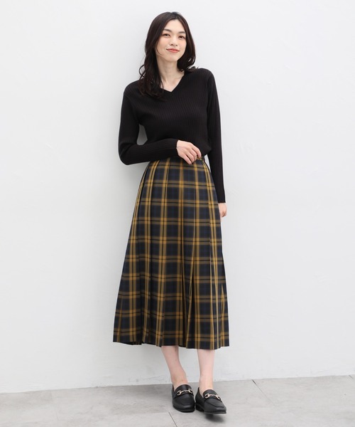 Honeys(ハニーズ)の「ヒアルロン酸Vネックニット(ニット/セーター・レディース・レッド系その他/モカ/イエロー/ブルー/ブラック/アイボリー/杢グレー・M/S/L)」の10枚目の写真