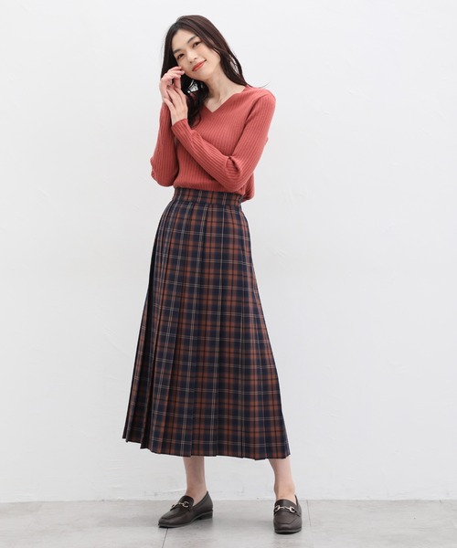 Honeys(ハニーズ)の「ヒアルロン酸Vネックニット(ニット/セーター・レディース・レッド系その他/モカ/イエロー/ブルー/ブラック/アイボリー/杢グレー・M/S/L)」の14枚目の写真