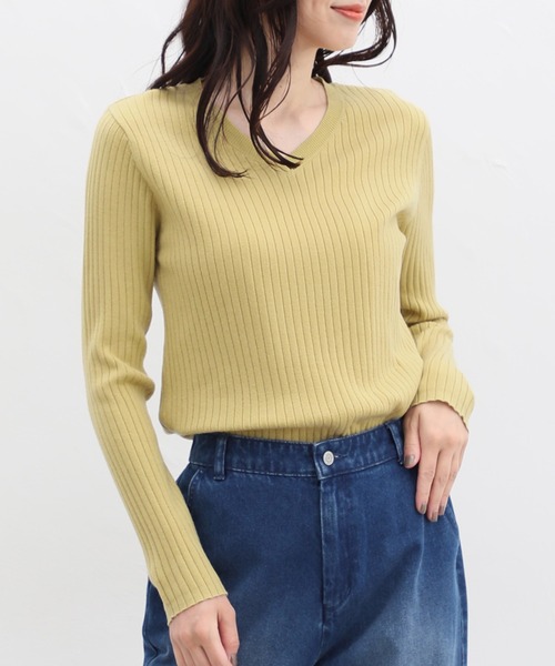 Honeys(ハニーズ)の「ヒアルロン酸Vネックニット(ニット/セーター・レディース・レッド系その他/モカ/イエロー/ブルー/ブラック/アイボリー/杢グレー・M/S/L)」の17枚目の写真