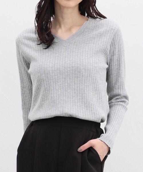 Honeys(ハニーズ)の「ヒアルロン酸Vネックニット(ニット/セーター・レディース・レッド系その他/モカ/イエロー/ブルー/ブラック/アイボリー/杢グレー・M/S/L)」の19枚目の写真