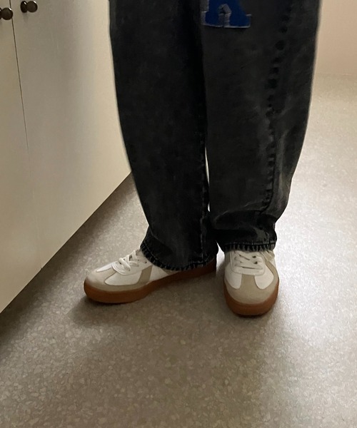 AS KNOW AS plus（アズノゥアズプラス）の「GERMAN TRAINER/ジャーマントレーナー リプロダクション レースアップスニーカー　【2023AWアイテム】（スニーカー・レディース・ブラック/ホワイト・LL/M/L/S）」の5枚目の写真