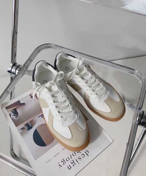 AS KNOW AS plus（アズノゥアズプラス）の「GERMAN TRAINER/ジャーマントレーナー リプロダクション レースアップスニーカー　【2023AWアイテム】（スニーカー・レディース・ブラック/ホワイト・LL/M/L/S）」の7枚目の写真