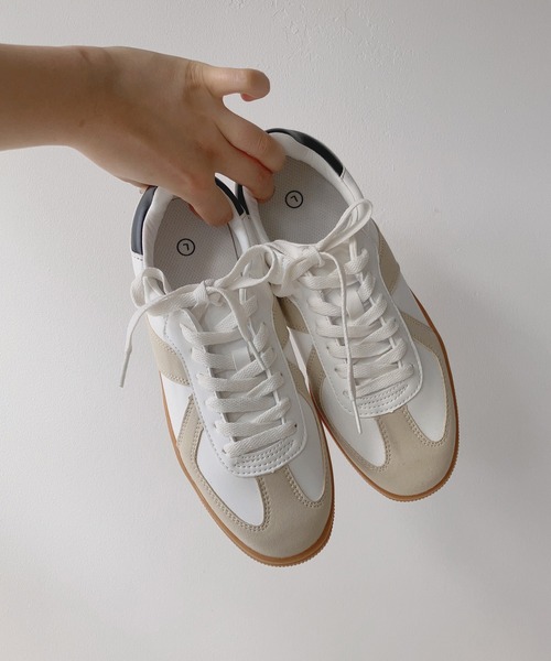 AS KNOW AS plus（アズノゥアズプラス）の「GERMAN TRAINER/ジャーマントレーナー リプロダクション レースアップスニーカー　【2023AWアイテム】（スニーカー・レディース・ブラック/ホワイト・LL/M/L/S）」の8枚目の写真