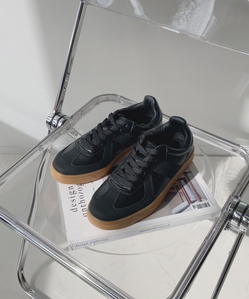 AS KNOW AS plus（アズノゥアズプラス）の「GERMAN TRAINER/ジャーマントレーナー リプロダクション レースアップスニーカー　【2023AWアイテム】（スニーカー・レディース・ブラック/ホワイト・LL/M/L/S）」の13枚目の写真