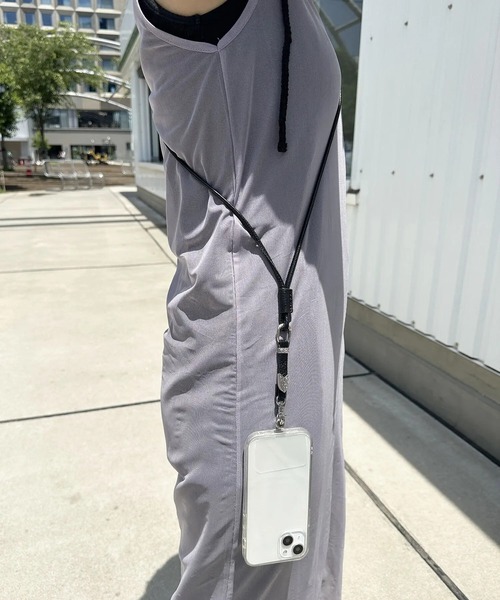 Beau're(ヴュレ)の「【BEAURE】カウレザー ストラップ B-23330 ※(ショルダーバッグ・レディース・ホワイト/ブラック・FREE)」の2枚目の写真