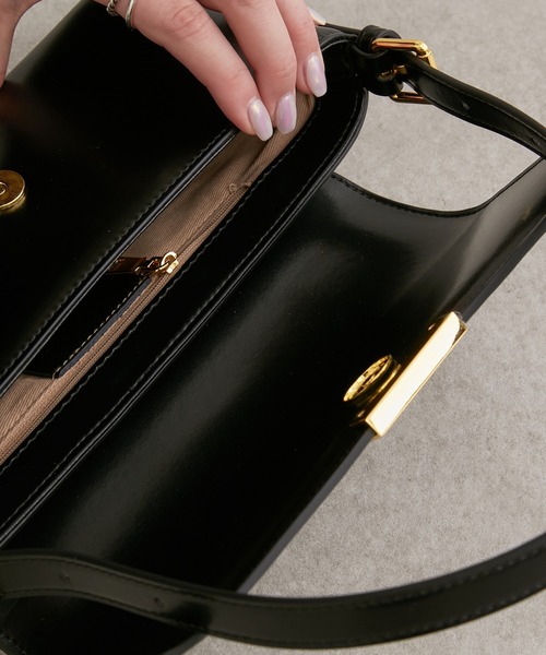 Lui's（ルイス）の「リアルレザー2WAYハンドルバック（ショルダーバッグ・レディース・ブラック/ブラウン・FREE）」の8枚目の写真