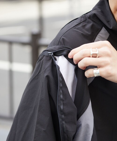 PUBLUX(パブリュクス)の「PUBLUX/パブリュクス デタッチャブルナイロンジャケット/ナイロンブルゾン/ライトアウター(限定展開)(ブルゾン・メンズ・ライトグレー/ブラック/ネイビー・SMALL/MEDIUM/LARGE)」の17枚目の写真