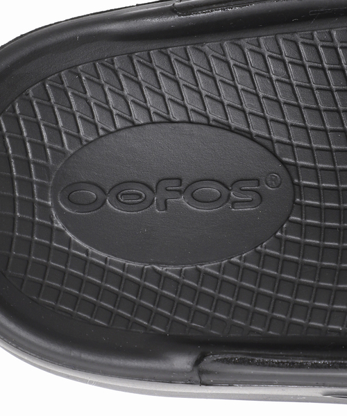 U by SPICK&SPAN（ユーバイスピックアンドスパン）の「【OOFOS/ ウーフォス】 O Omega（サンダル・レディース・ブラック/タン・25cm/24cm/23cm）」の9枚目の写真