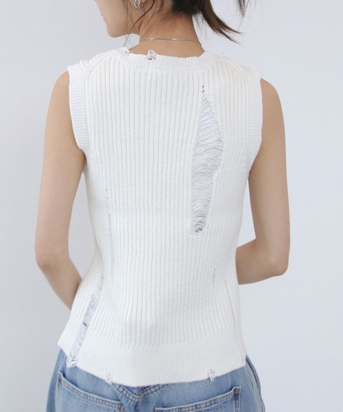 TITE IN THE STORE（ティテ　インザ　ストア）の「【VERSEAU/ヴェルソー】ダメージノースリニットプルオーバー（ニット/セーター・レディース・オフホワイト/ブラック・38）」の10枚目の写真