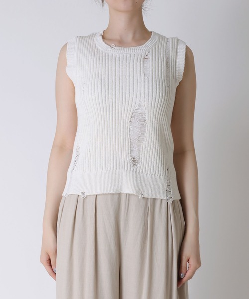 TITE IN THE STORE（ティテ　インザ　ストア）の「【VERSEAU/ヴェルソー】ダメージノースリニットプルオーバー（ニット/セーター・レディース・オフホワイト/ブラック・38）」の11枚目の写真