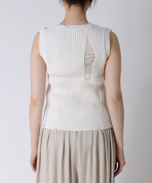 TITE IN THE STORE（ティテ　インザ　ストア）の「【VERSEAU/ヴェルソー】ダメージノースリニットプルオーバー（ニット/セーター・レディース・オフホワイト/ブラック・38）」の13枚目の写真