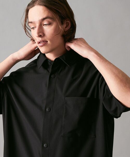 Calvin Klein(カルバン・クライン)の「ウーブンタブスウェットショートスリーブシャツ(シャツ/ブラウス・メンズ・ブラック・L/S/XL/M)」の6枚目の写真