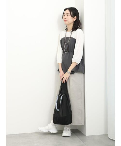 Samansa Mos2 blue（サマンサモスモスブルー）の「ドッキングドロストプルオーバー（Tシャツ/カットソー・レディース・キナリ/ブラック/チャコールグレー・F）」の7枚目の写真