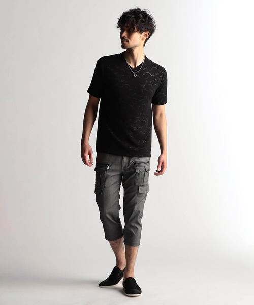NICOLE CLUB FOR MEN(ニコルクラブフォーメン)の「エンボスアラカルトVネック半袖プルオーバー(Tシャツ/カットソー・メンズ・ブラック系1/ホワイト系1/ホワイト系2/ブラック系2・MEDIUM/LARGE/X-LARGE)」の8枚目の写真