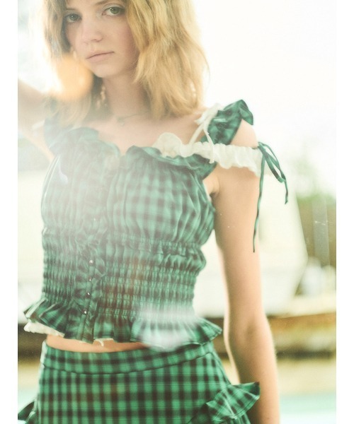 FURFUR（ファーファー）の「シャーリングギャザービスチェ（ベスト・レディース・ブラック/ホワイト/チェック・FREE）」の3枚目の写真