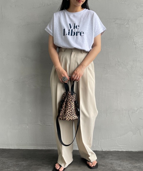 tシャツ 「MAISON DE L'ALLURE/メゾンドゥラリュール」 光沢ラバーロゴプリントTシャツ レディース MAISON DE L'ALLURE tシャツ 「MAISON L'ALLURE/メゾンドゥラ