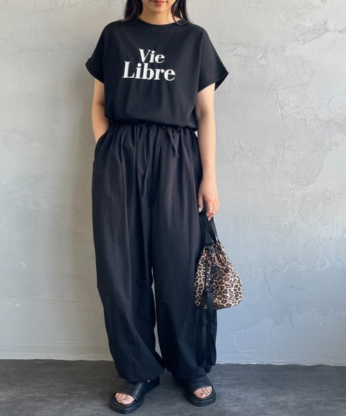 tシャツ 「MAISON DE L'ALLURE/メゾンドゥラリュール」 光沢ラバーロゴプリントTシャツ レディース MAISON DE L'ALLURE tシャツ 「MAISON L'ALLURE/メゾンドゥラ
