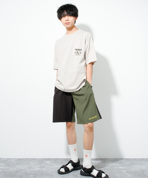 RAT EFFECT(ラットエフェクト)の「PEACEポケBIG Tシャツ(Tシャツ/カットソー・キッズ・チャコールグレー/オフホワイト/ブラック/ライトグレー・170/160/150/140/130)」の11枚目の写真