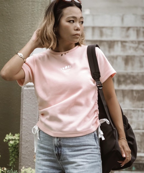 sandlessmoon(サンドレスムーン)の「サイドリボンTシャツ(Tシャツ/カットソー・レディース・ピンク/ホワイト・FREE)」の4枚目の写真