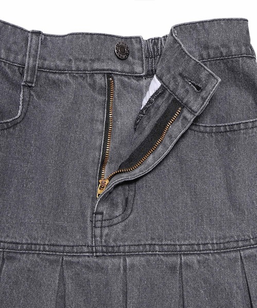 PUNYUS（プニュズ）の「プリーツヘムデニムミニスカート（デニムスカート・レディース・ブラック/ライトブルー・1/2/3/4）」の19枚目の写真