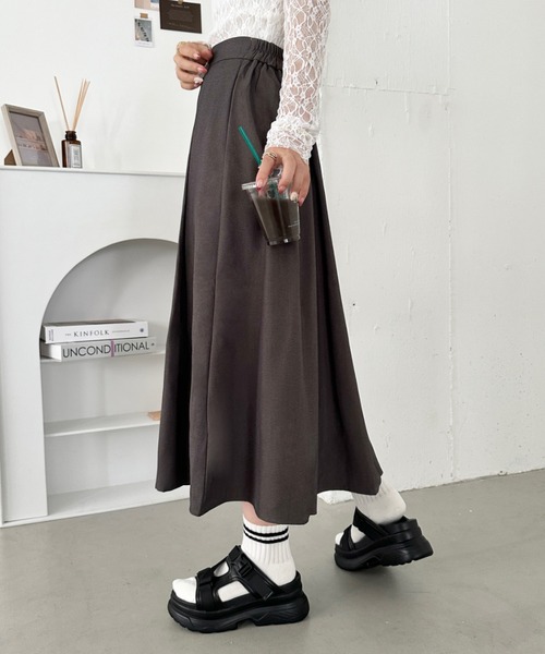 CLEA(クレア)の「ミディ丈プリーツスカート(スカート・レディース・グレー/ブラック・FREE)」の6枚目の写真