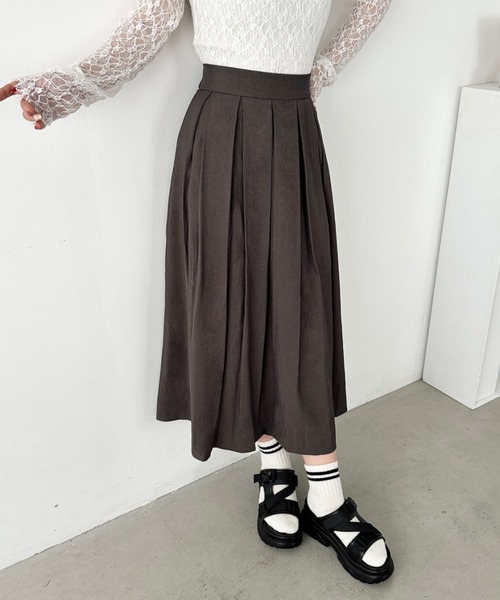 CLEA(クレア)の「ミディ丈プリーツスカート(スカート・レディース・グレー/ブラック・FREE)」の5枚目の写真