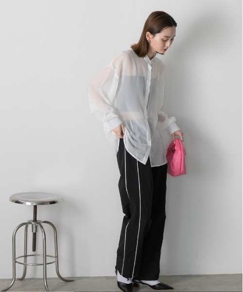 ad thie（アドティエ）の「バンドカラー オーバーサイズシアーシャツ（シャツ/ブラウス・レディース・ブラック/オフホワイト/ブルー/ライトグレー/ピンク・FREE）」の13枚目の写真