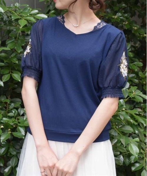 axes femme（アクシーズファム）の「ドットチュール×刺繍プルオーバー 