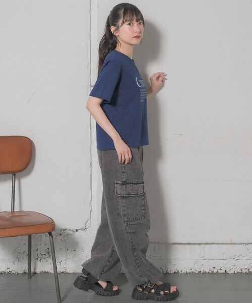 RETRO GIRL（レトロガール）の「カーゴデニムパンツ（デニムパンツ・レディース・ブルー/ブラック/ケミカルウォッシュ・FREE）」の11枚目の写真
