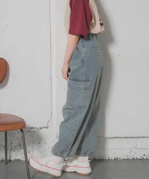 RETRO GIRL（レトロガール）の「カーゴデニムパンツ（デニムパンツ・レディース・ブルー/ブラック/ケミカルウォッシュ・FREE）」の19枚目の写真
