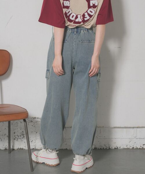RETRO GIRL（レトロガール）の「カーゴデニムパンツ（デニムパンツ・レディース・ブルー/ブラック/ケミカルウォッシュ・FREE）」の18枚目の写真