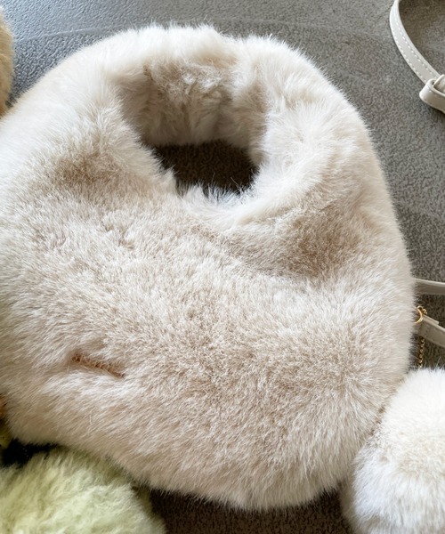 SNIDEL（スナイデル）の「ファーラウンドバッグ（ショルダーバッグ・レディース・アイボリー/ベージュ/グリーン/ピンク・FREE）」の19枚目の写真