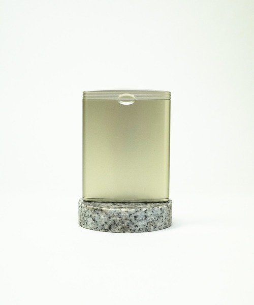 GLOBAL FORME CONCRETE（グローバルフォルムコンクリート）の「携帯灰皿ハニカムⅢ メタリックシリーズ（アッシュトレイ/ライター・メンズ・ガンメタ/シャンパン/シルバー・FREE）」の3枚目の写真