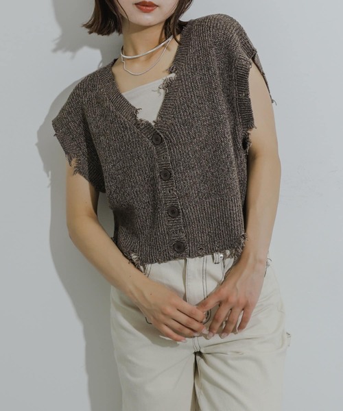 SENSE OF PLACE by URBAN RESEARCH(センスオブプレイスバイアーバンリサーチ)の「ダメージニットベスト(ベスト・レディース・ブラウン/キャメル/ブルー・ONE)」の2枚目の写真