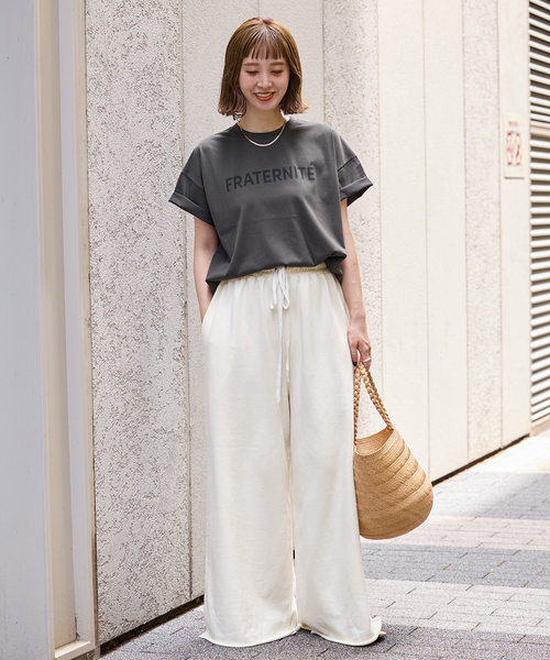 B.C STOCK（ベーセーストック）の「《追加2》シンプルロゴTEE（Tシャツ/カットソー・レディース・ホワイト/ベージュ/チャコールグレー・FREE）」の10枚目の写真