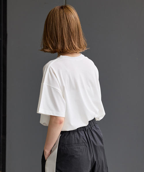 B.C STOCK（ベーセーストック）の「《追加2》シンプルロゴTEE（Tシャツ/カットソー・レディース・ホワイト/ベージュ/チャコールグレー・FREE）」の7枚目の写真