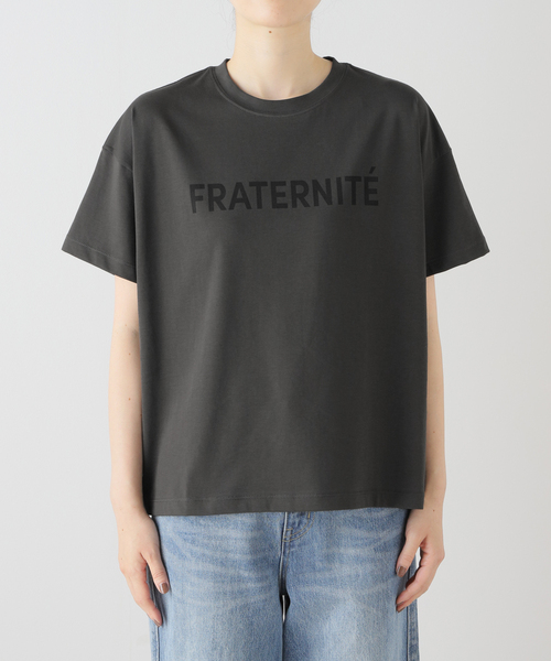 B.C STOCK（ベーセーストック）の「《追加2》シンプルロゴTEE（Tシャツ/カットソー・レディース・ホワイト/ベージュ/チャコールグレー・FREE）」の4枚目の写真