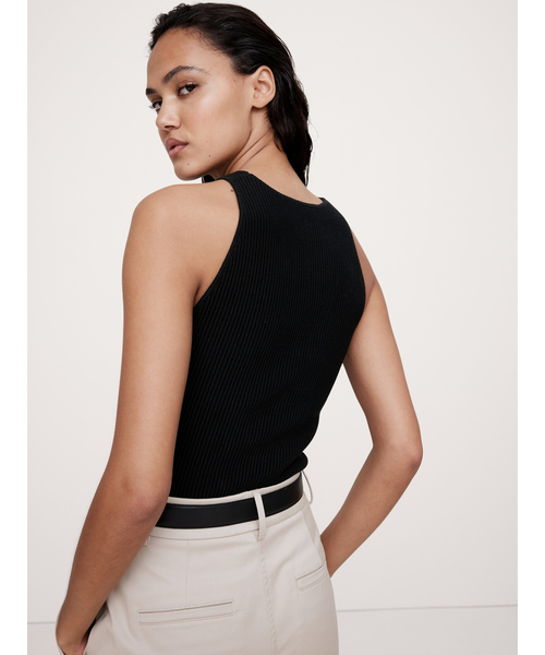 Banana Republic（バナナリパブリック）の「Cece コントゥアリング リブタンクトップ（タンクトップ・レディース・アイボリー/ブラック/ゴールド/ブルー・M/XS/S/L）」の5枚目の写真